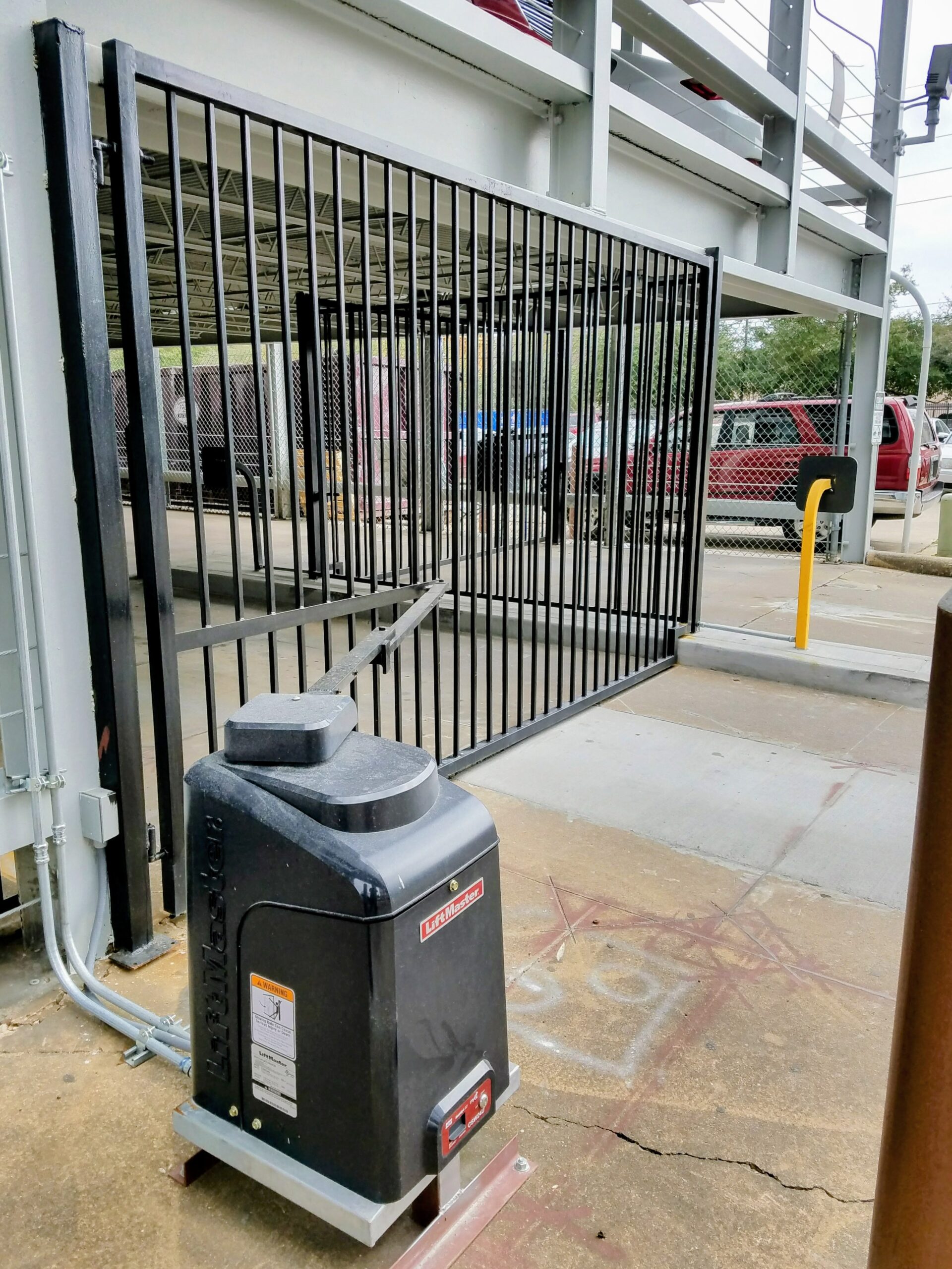 Commercial HOA swing gate repair in Houston