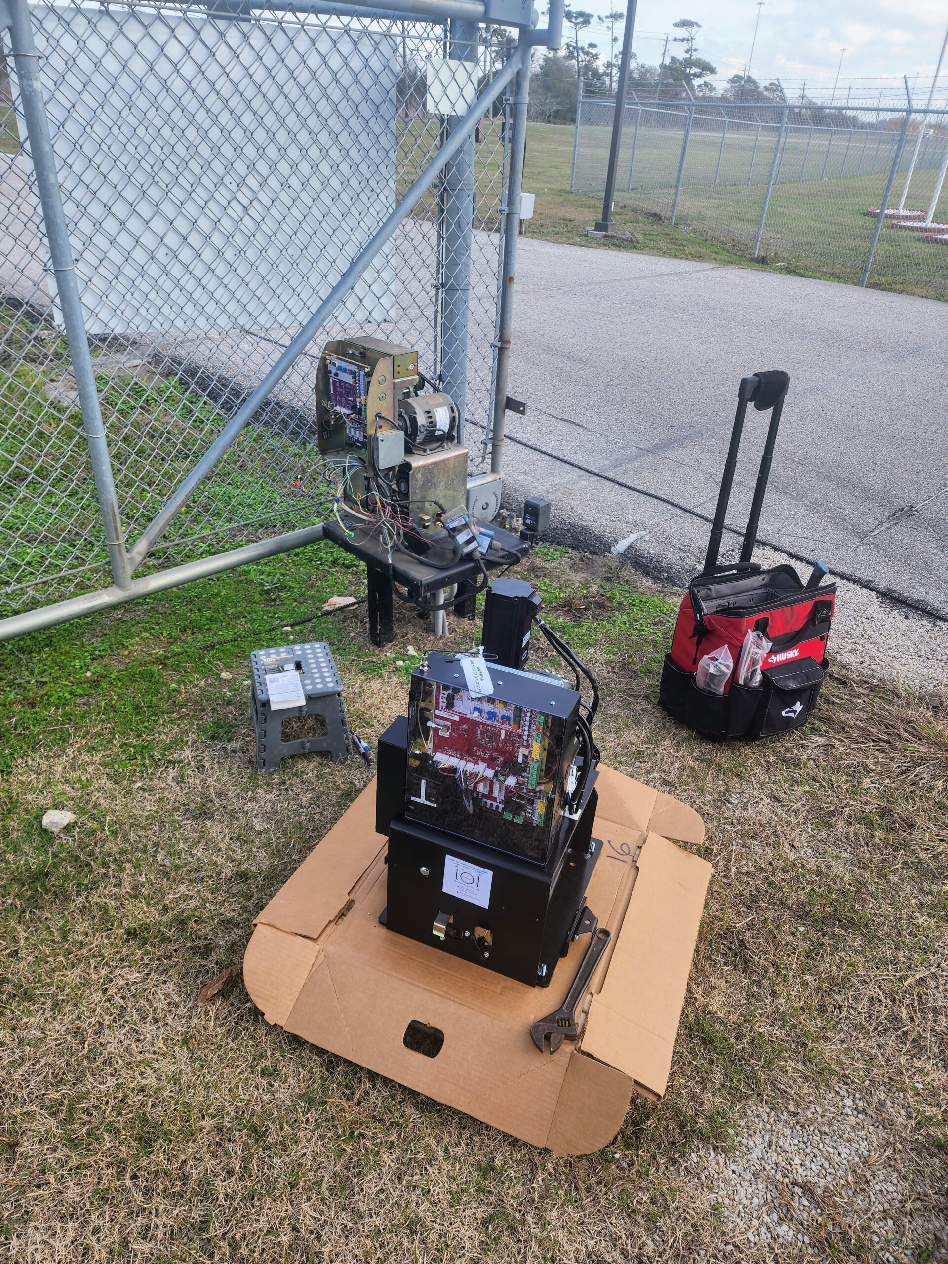 commercial slide gate opener replacement to LiftMaster CSL24UL in Houston