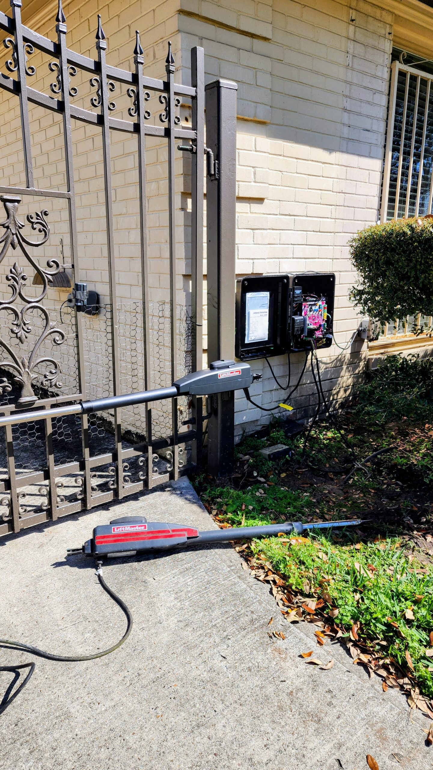 LiftMaster LA400 actuator arm replacement in Houston